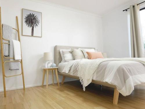 Seafoam Hideaway - Oceanfront Stay for 4