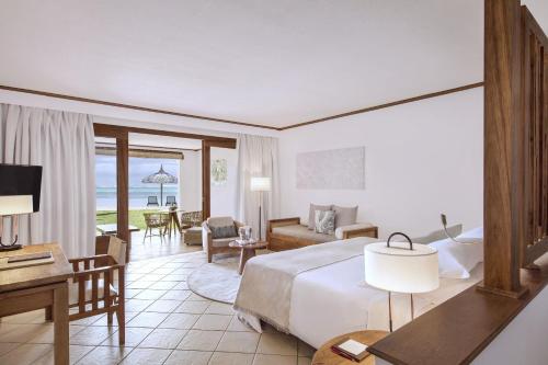 Paradis Beachcomber Golf Resort & Spa