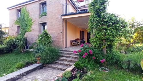 Casa VINCENZO 130 mq con 2 Bagni ed ingresso esclusivo dal giardino