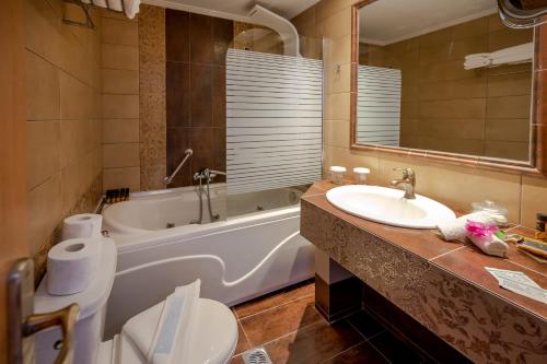 Peridis Family Resort - main image