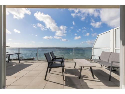 balkon/terras, Apartment on Tholen by Oosterschelde Estuary in Tholen