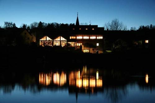 Viesnīcas āriene, Gasthof - Pension Kramerhof in Thanstein