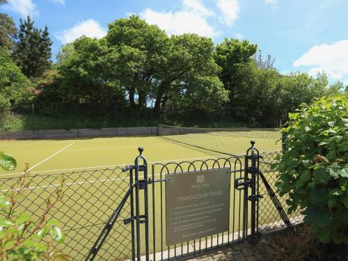 6 Court Cottage Hillfield Village - image 4