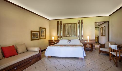 Paradis Beachcomber Golf Resort & Spa - Tap to explore photos