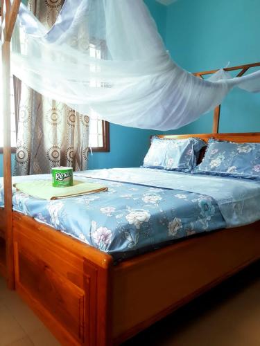 Cozy Master bedroom with Free Wi-Fi in Tanga in 坦噶