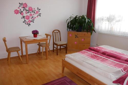 Gertis Blumenhof Privatzimmer, Ferienwohnung