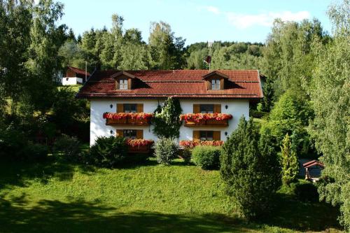 Garden, Ferienwohnungen Haus "Wildschutz" in Frauenau