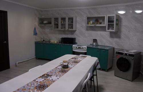 Konyha, Almaty Backpackers in Bostandyk Negyed