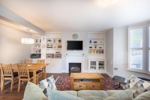 Fabulous Fulham - image 5