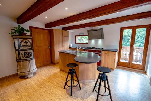 virtuve, Traditional Chalet with some luxurious features in Vala Diljēza