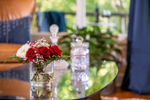 Arsenic and Old Lace Bed & Breakfast Inn in Eureka Springs, USA