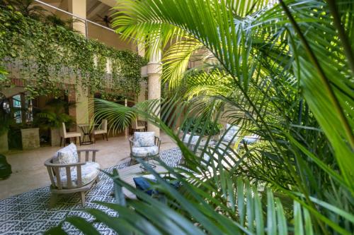 Room in Guest room - Cc-6 Room In Getsemani With Breakfast And Pool