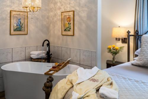 Arsenic and Old Lace Bed & Breakfast Inn in Eureka Springs, USA