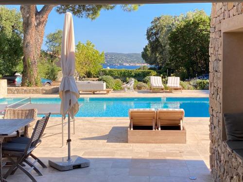 Lovely "Provence" villa with sea view, private heated pool, airco and beautiful garden