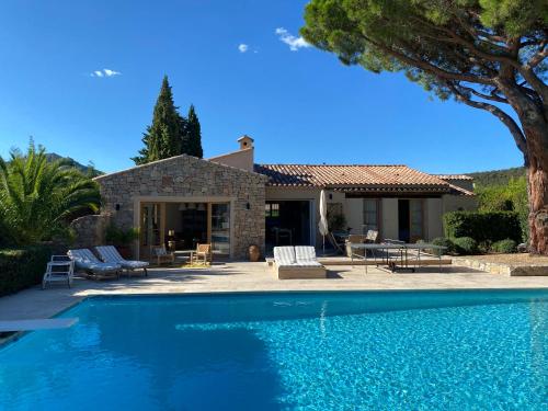 Lovely "Provence" villa with sea view, private heated pool, airco and beautiful garden - Location, gîte - Grimaud