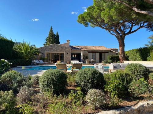 Lovely "Provence" villa with sea view, private heated pool, airco and beautiful garden