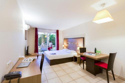 2 twin beds