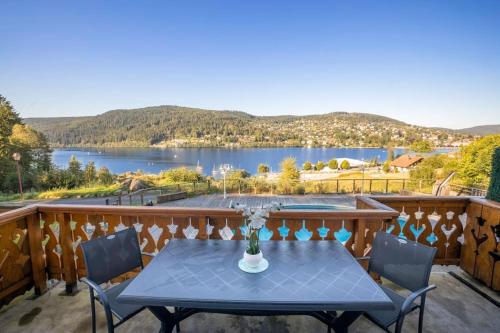 Gîte du Lac-Gérardmer. Duplex vue lac 180° Piscine - Location saisonnière - Gérardmer