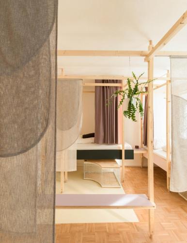 Montagu Hostel & Bar Room Type - Single Bed in 7 Bed Mixed Dormitory Room