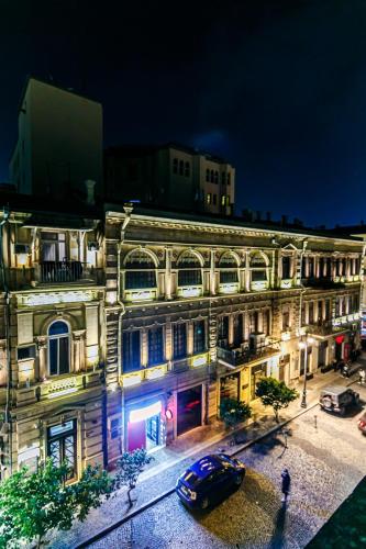 Central Apartment De Lux Over view