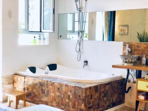 Double room with Spa Bath and Terrace - Ehad Ha'am st. 4 image 9