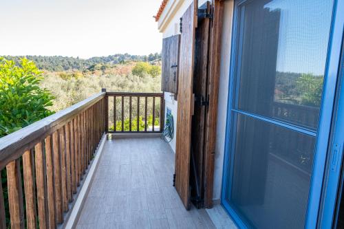 สภาพแวดล้อมโดยรอบ, Chaihoutes stone villa into Olive farm in Zia in แลมบิ