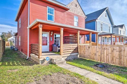 Pet-Friendly Indianapolis Townhome with Yard! in Indianapolis, USA