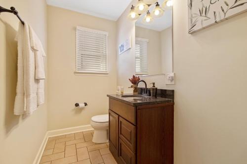 Bathroom, Des Plaines FHS Rental in North O'Hare