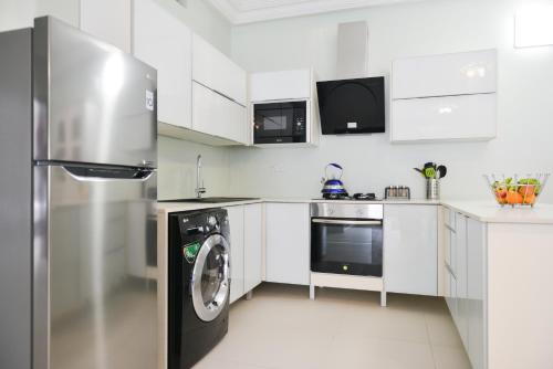 Dapur, Atlantic Luxury Apartments in Bakau