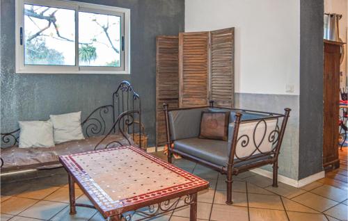 Four-Bedroom Holiday Home in Figari - image 8
