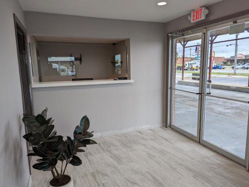 Buitenkant, OKC Hotel in Suburbs