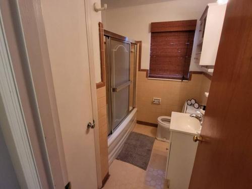 Simple 3 bedroom U of Memphis area home in Memphis, USA