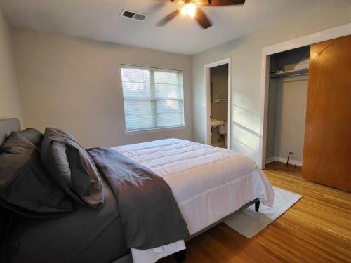 Simple 3 bedroom U of Memphis area home in Memphis, USA