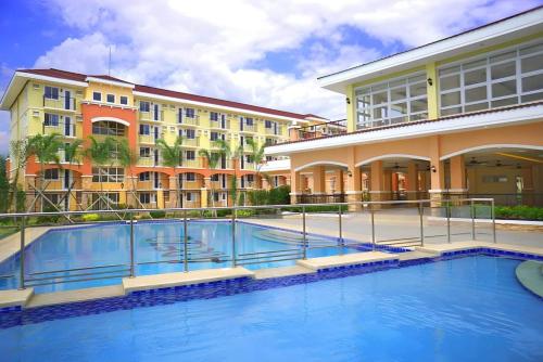 Exterior view, AR02 1BEDROOM Condo Unit with Free Pool, HBO, Netflix & WiFi near Suha vill