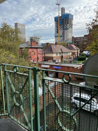 FREE Extra Guest. Heart of Birmingham City Centre, Birmingham (photo 10)