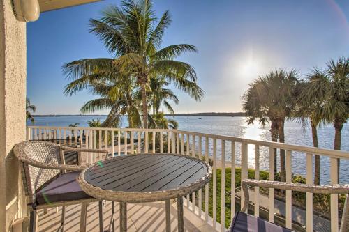 Bayfront Retreat Private Balcony and Pool Access!