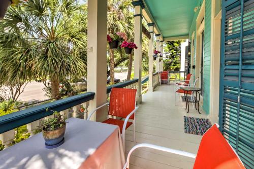 Vintage Galveston Apt Less Than half Mi to Porretto Beach! - image 12