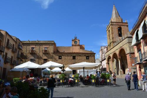  The House of Castle Apartments, Pension in Castelbuono