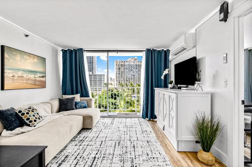 Pacific Monarch 804 - Sea N Waikiki