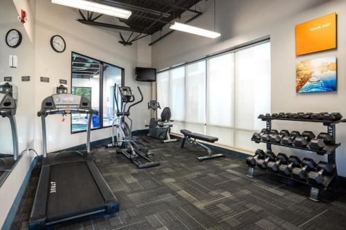 Fitness center, Comfort Inn & Suites Buffalo Airport in Buffalo (NY)