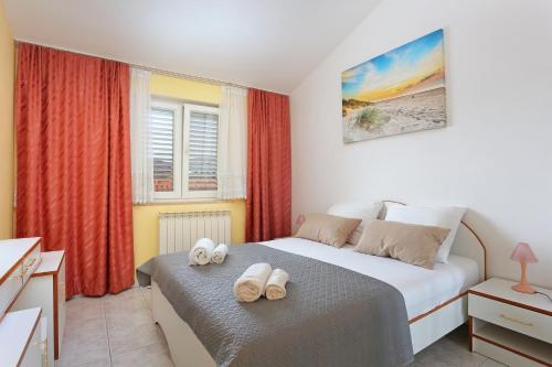 Apartments and rooms with parking space Marina, Trogir - 5953