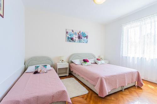 Two-Bedroom Apartment with Terrace and Sea View image 6