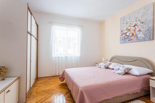 Two-Bedroom Apartment with Terrace and Sea View image 5