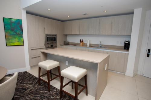 Luxury Beachfront Apartment in Hyde Resort in Hollywood, USA