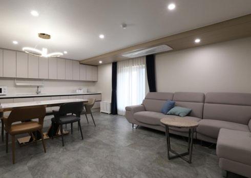 Kitchen, H Avenue Hotel Hwamyeong-dong in Buk-gu