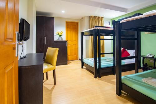 room detail thumbnail 1