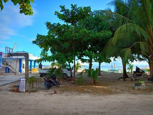Cardo's Front Beach Room Cardo's Front Beach Room