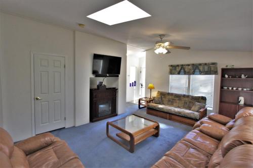 Bluebird Cottage - image 2