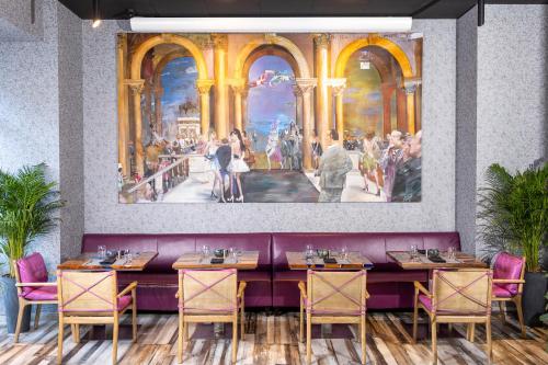 Theory Hotel photo 3