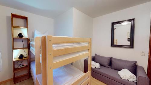 Apartment with Mountain View image 3